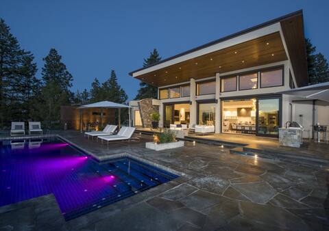 Lakeview Luxury Home in vineyard w/pool & hot tub