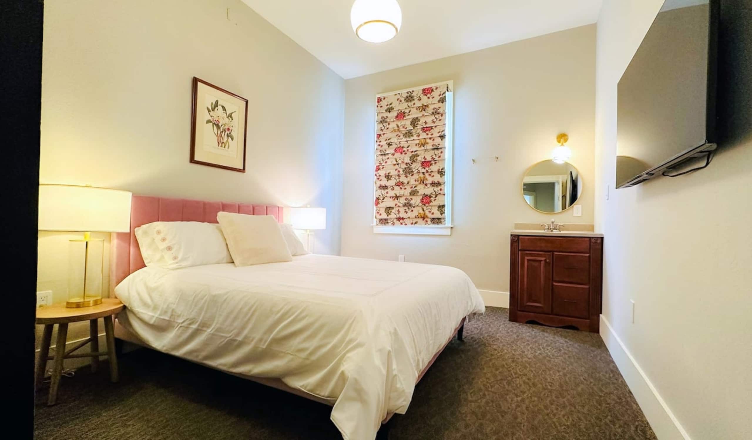 Home in San Francisco · ★4.82 · 5 bedrooms · 6 beds · 2 baths - Image 25