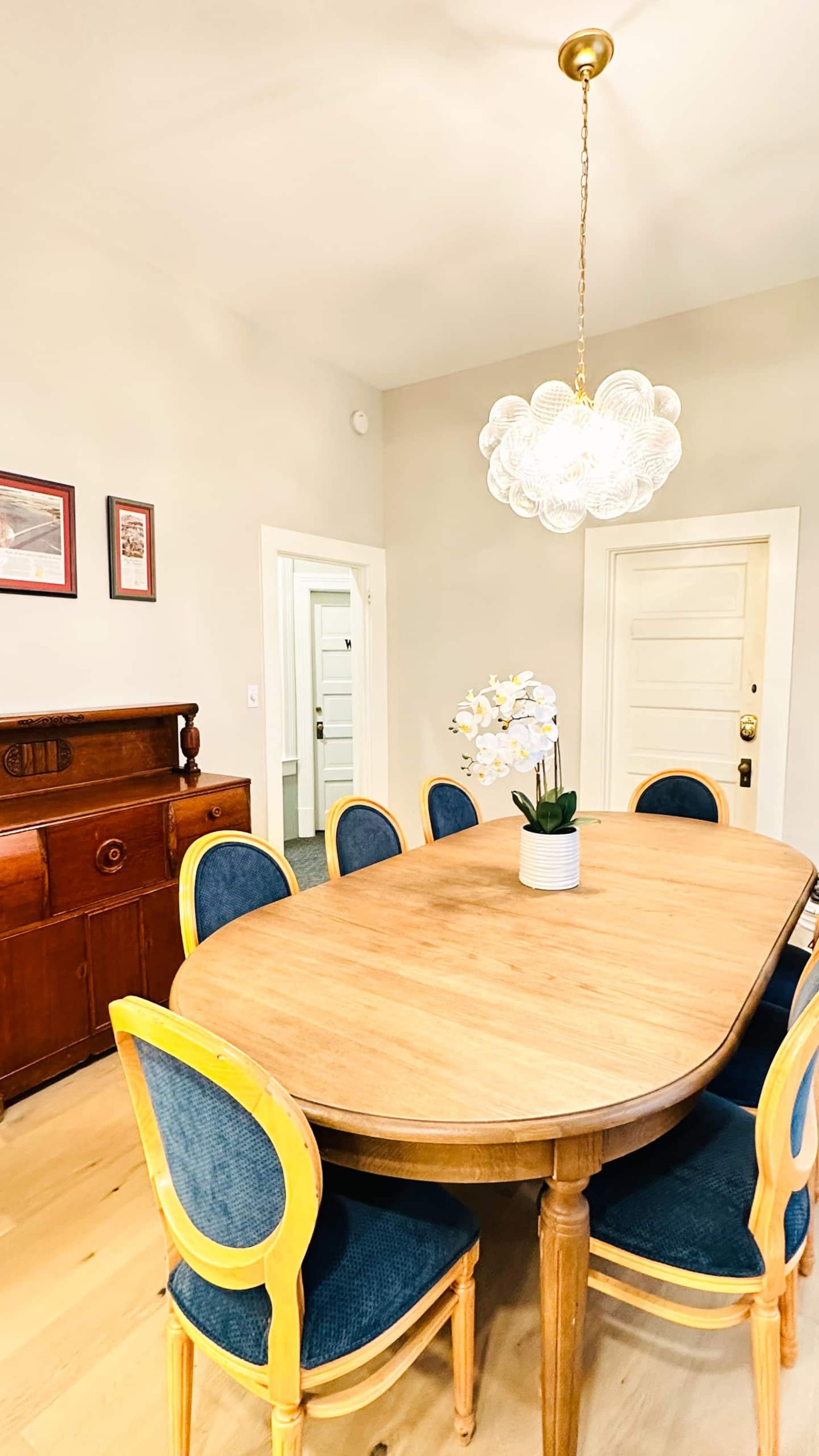 Home in San Francisco · ★4.82 · 5 bedrooms · 6 beds · 2 baths - Image 8