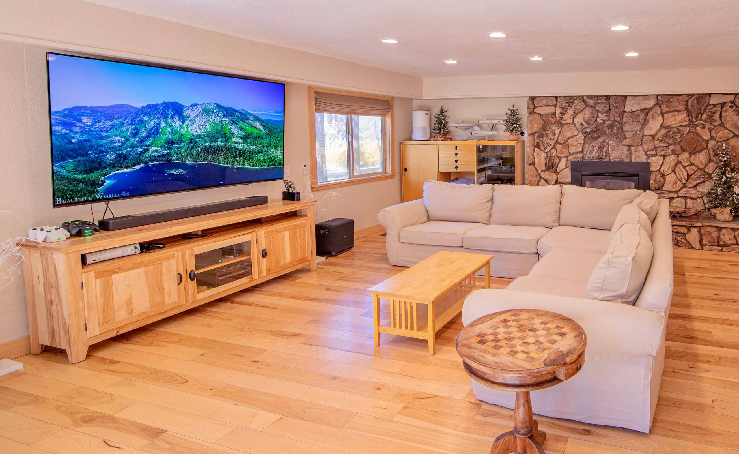 Pine-Framed Tahoe Retreat Near Heavenly & Lake - Photo 6