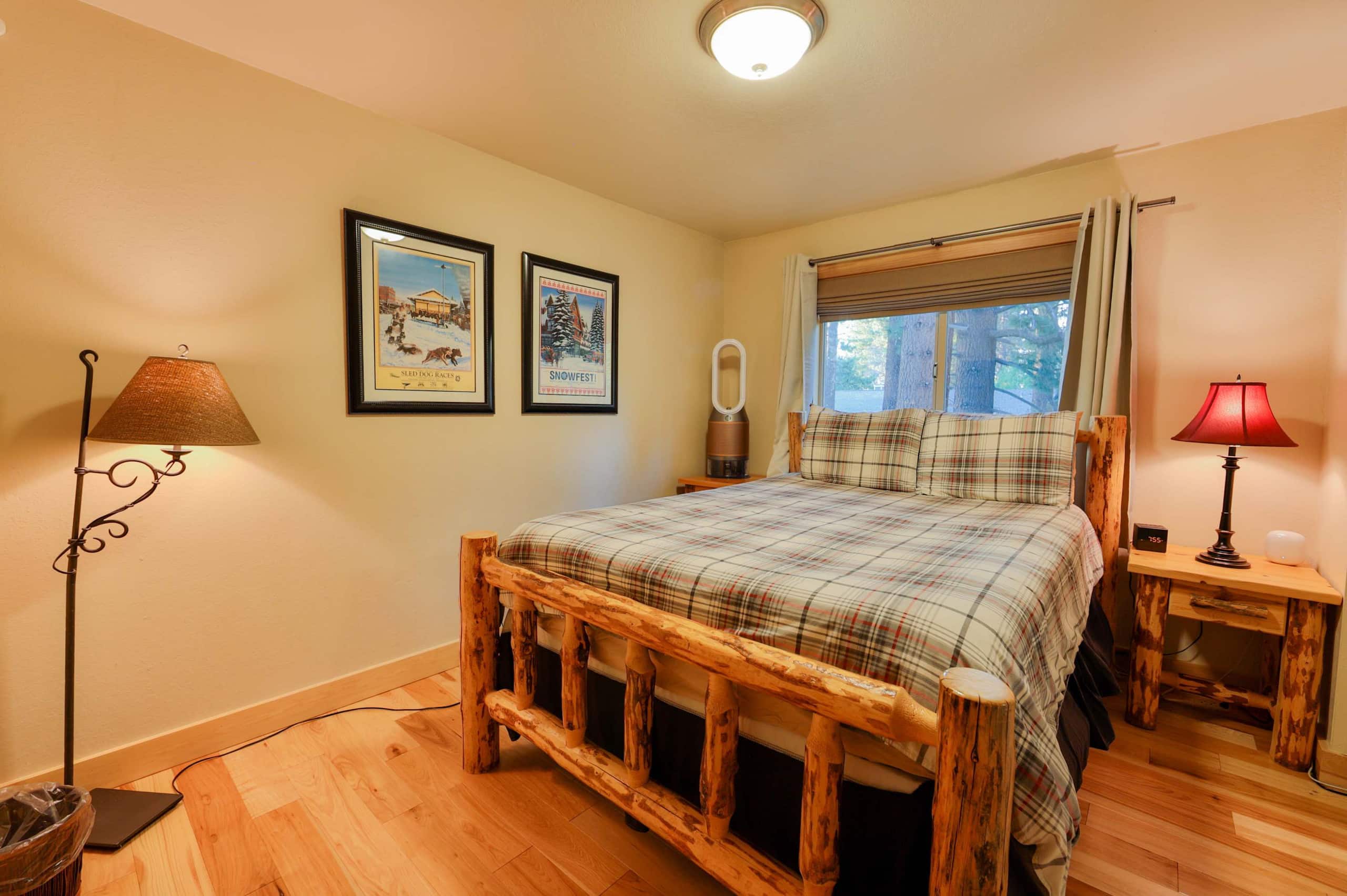 Pine-Framed Tahoe Retreat Near Heavenly & Lake - Photo 30