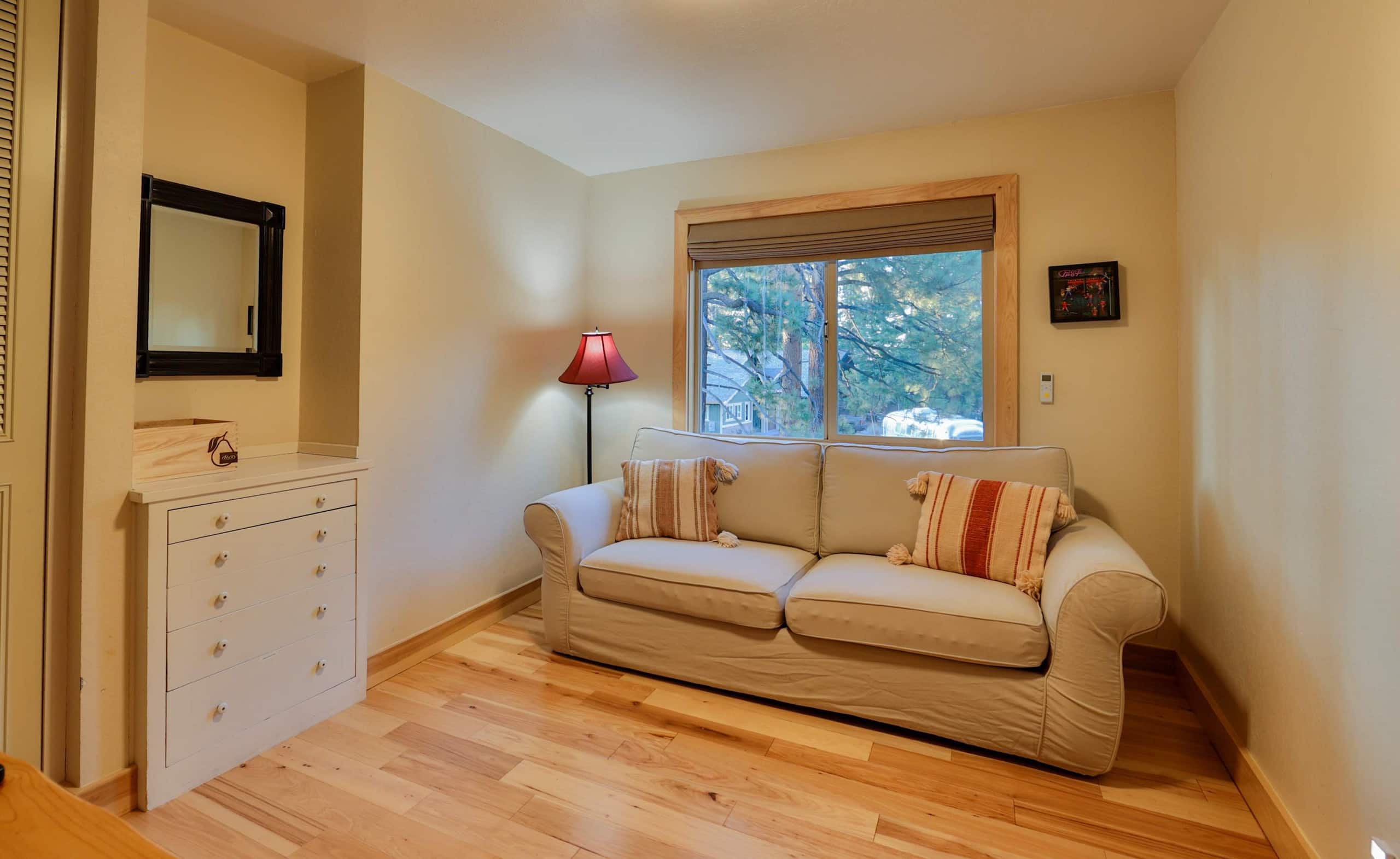 Pine-Framed Tahoe Retreat Near Heavenly & Lake - Photo 37