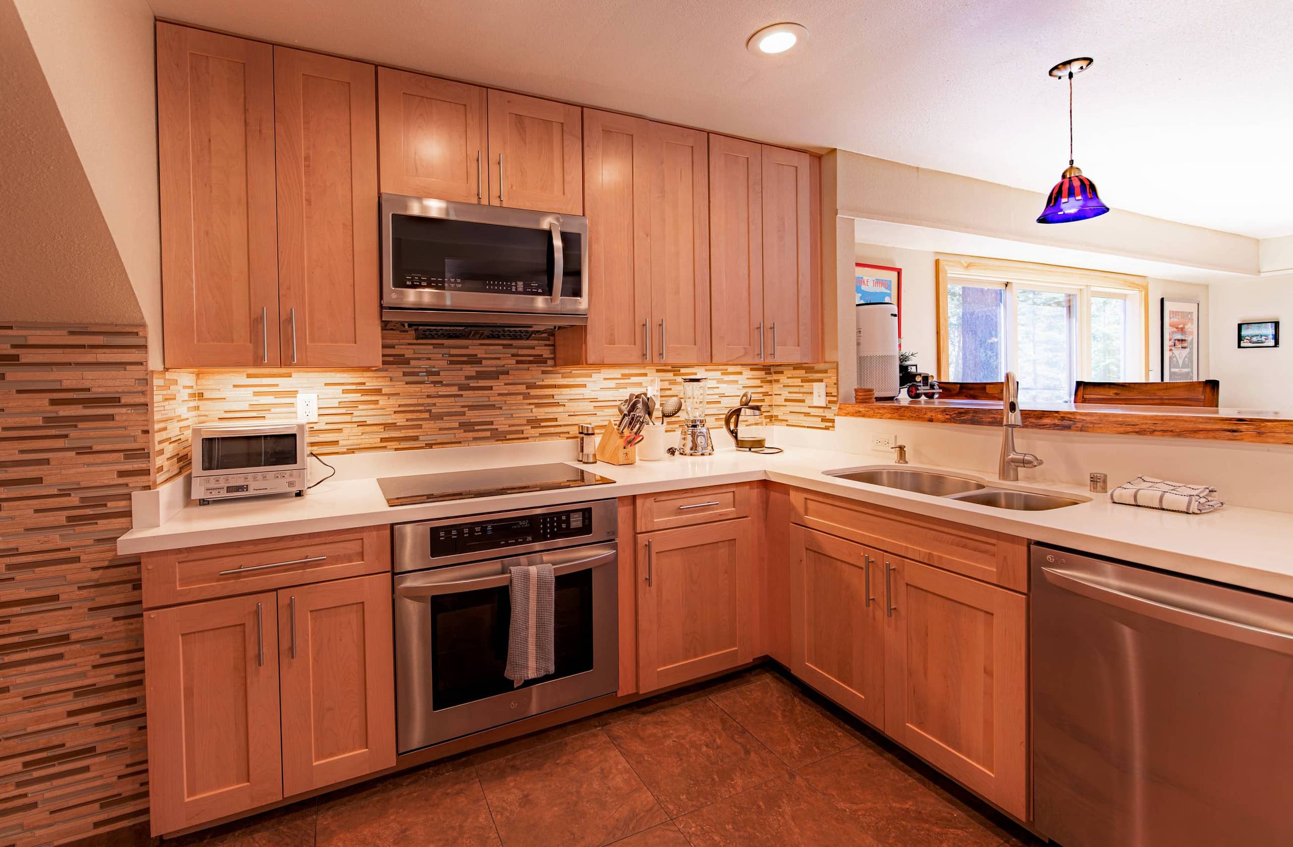 Pine-Framed Tahoe Retreat Near Heavenly & Lake - Photo 21