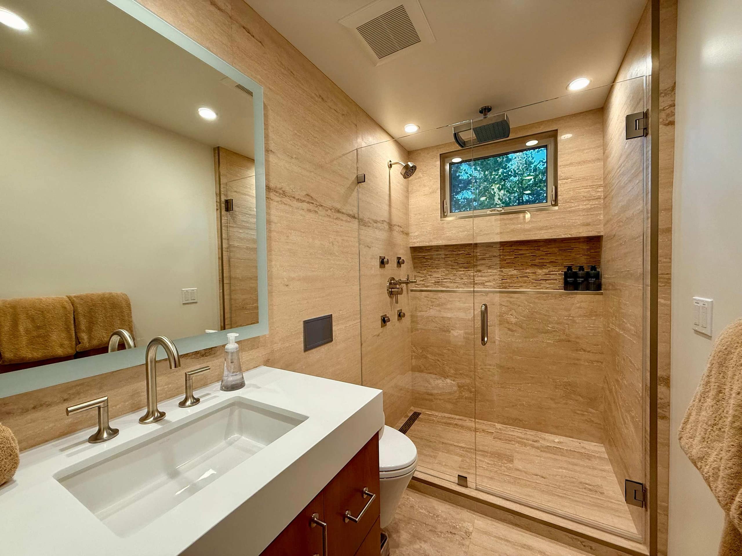 Pine-Framed Tahoe Retreat Near Heavenly & Lake - Photo 32