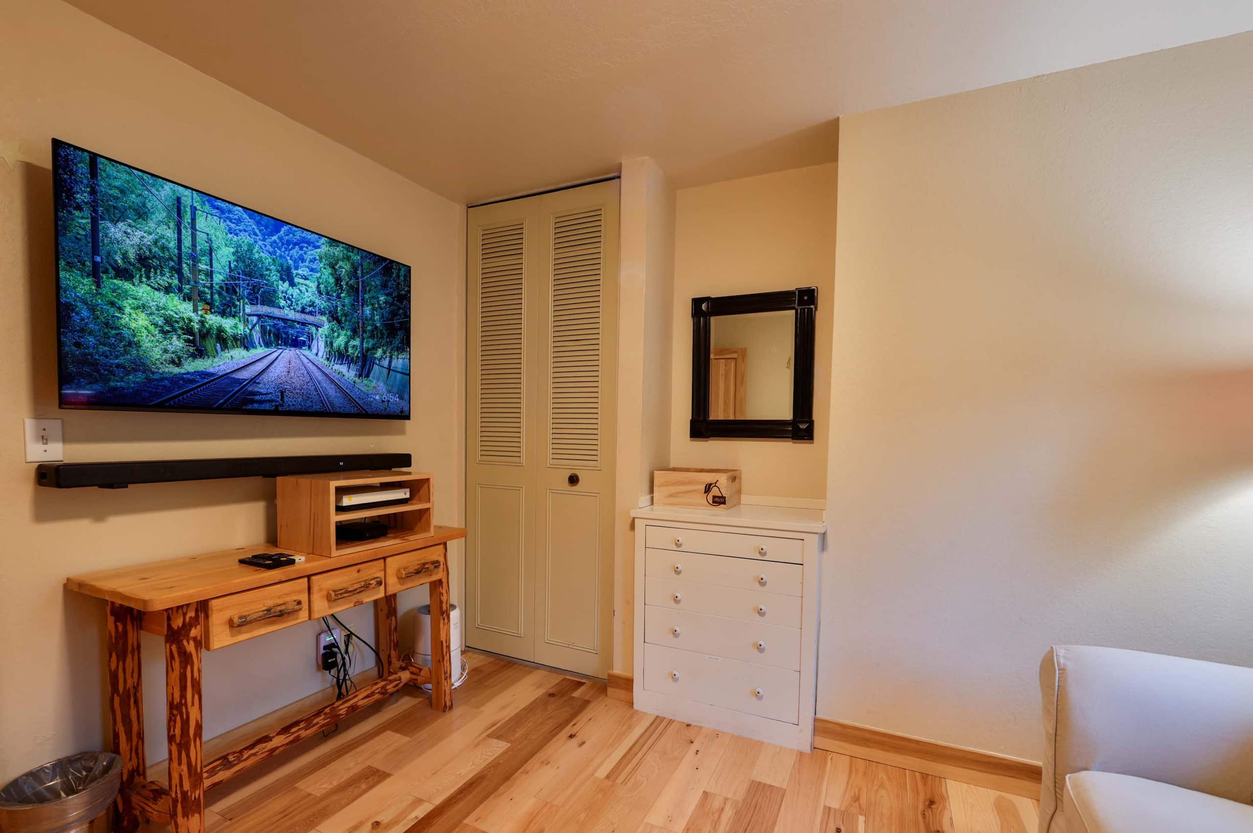 Pine-Framed Tahoe Retreat Near Heavenly & Lake - Photo 38