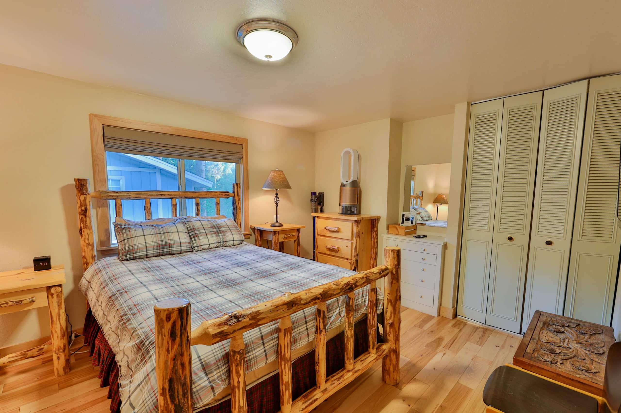 Pine-Framed Tahoe Retreat Near Heavenly & Lake - Photo 29