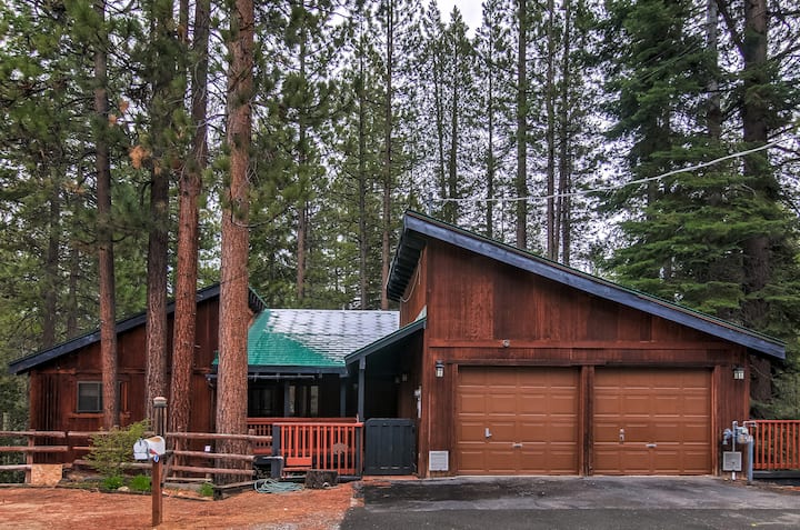 Bear Haus - Fur Babies Welcome! - South Lake Tahoe, CA