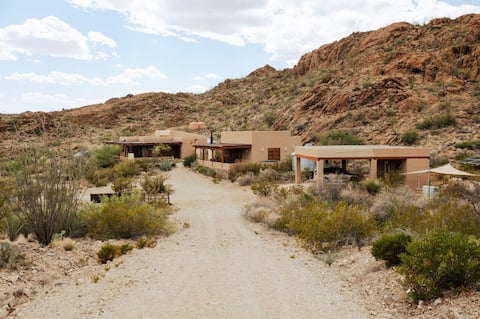 Boulder Ridge Ranch: Luxury lodging for up to six