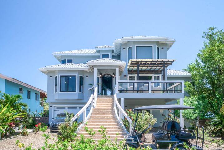 Luxury Oceanfront Villa w/ 2 Pools, Beach & Pier gallery image 3