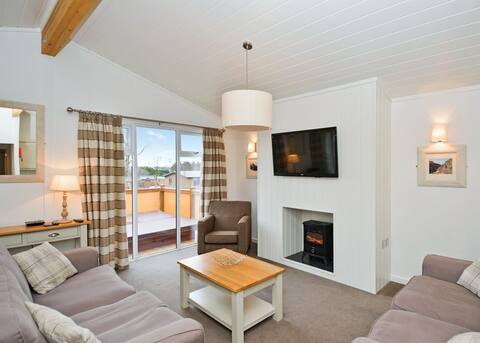 Axbridge Lodge Premier