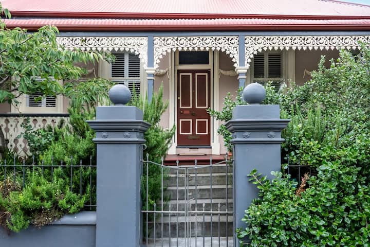 Charming Retreat On Charles - Launceston