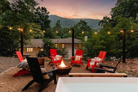 6BR Asheville House | Hot Tubs, Sauna + Theater
