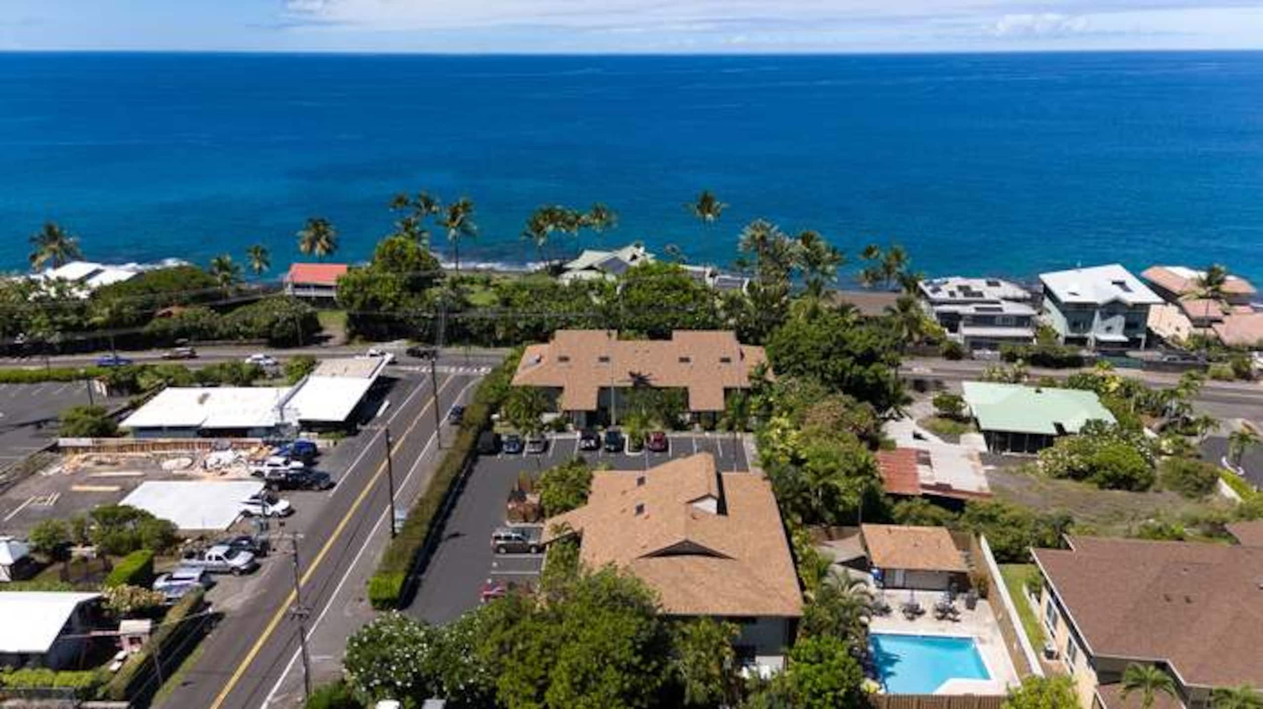 Condo in Kailua-Kona · ★4.85 · 2 bedrooms · 2 beds · 2 shared baths - Image 30