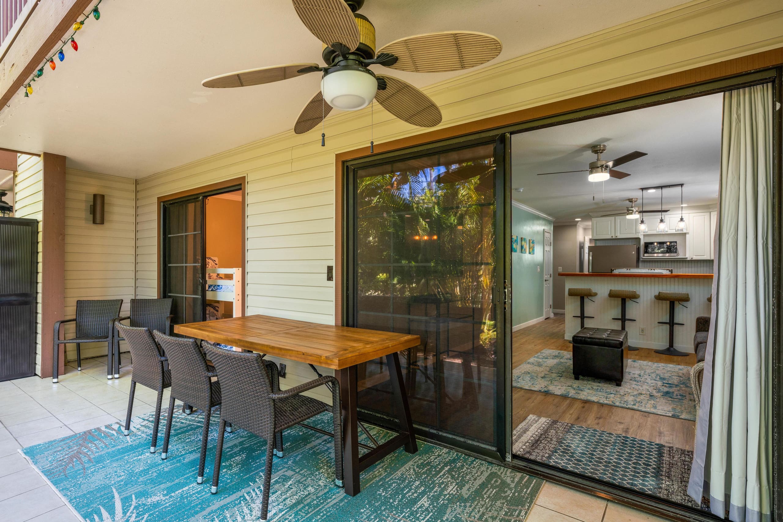 Condo in Kailua-Kona · ★4.85 · 2 bedrooms · 2 beds · 2 shared baths - Image 20