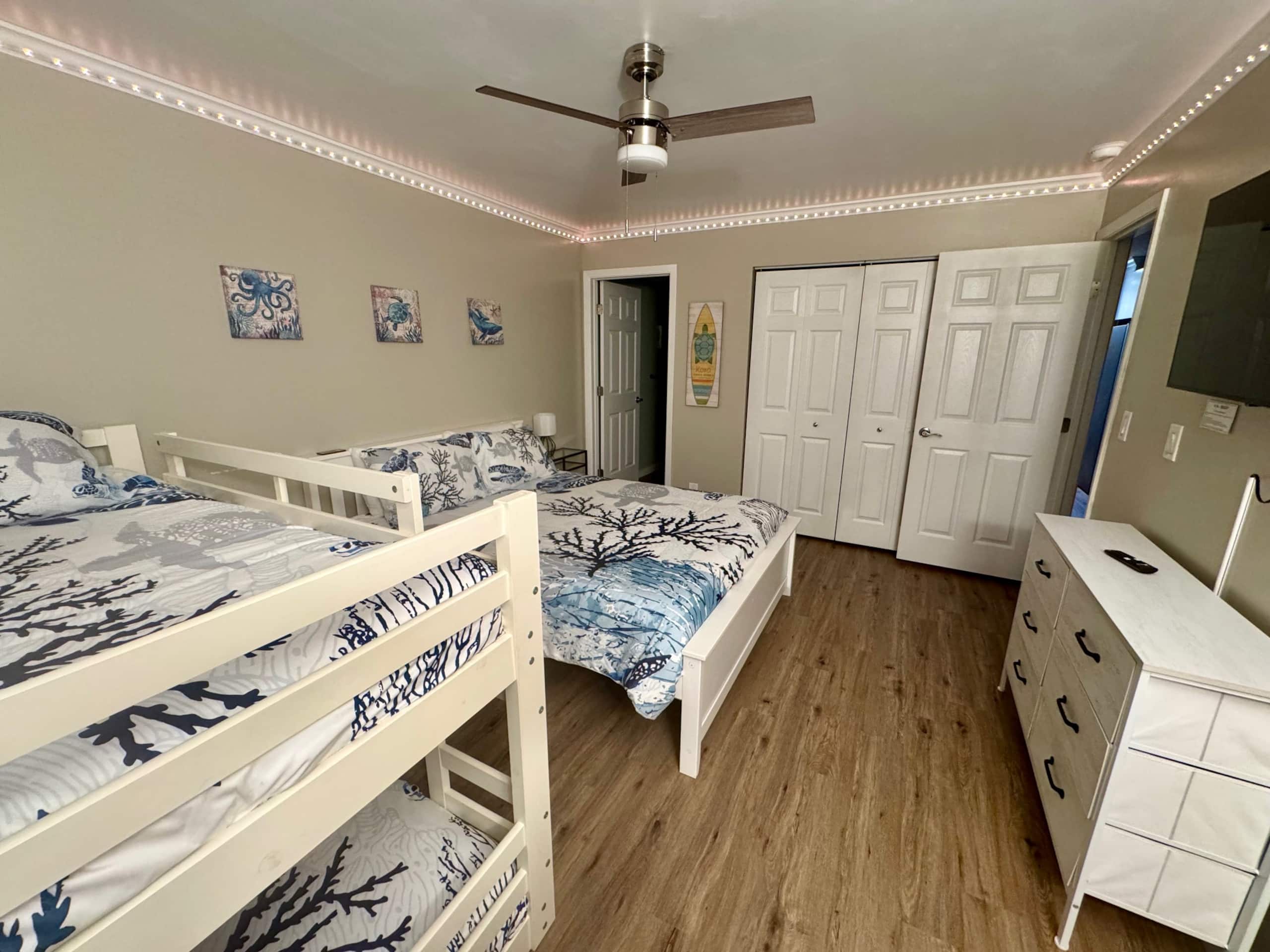Condo in Kailua-Kona · ★4.85 · 2 bedrooms · 2 beds · 2 shared baths - Image 17