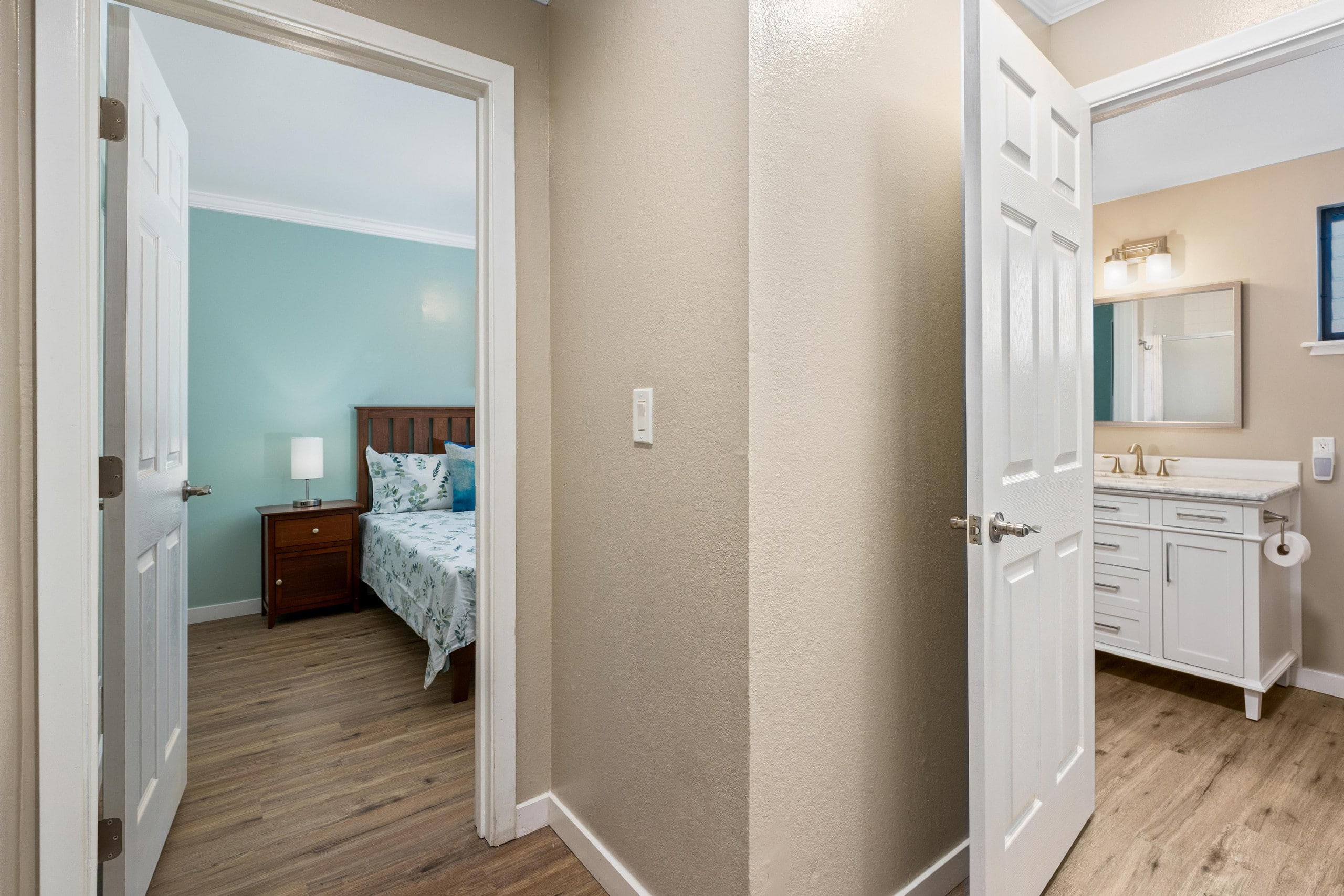 Condo in Kailua-Kona · ★4.85 · 2 bedrooms · 2 beds · 2 shared baths - Image 9