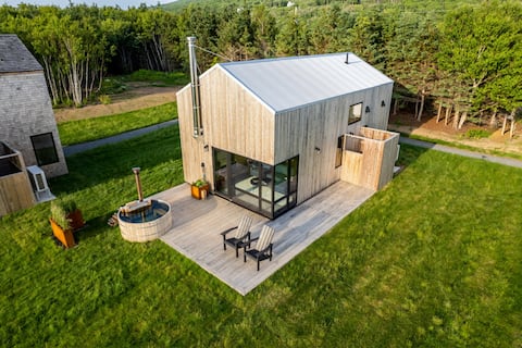 Spruce - Luxury 1BR Cottage Stunning Views Hot Tub