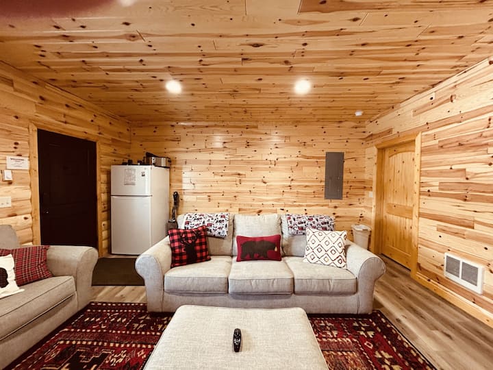 חדר בידור למטה