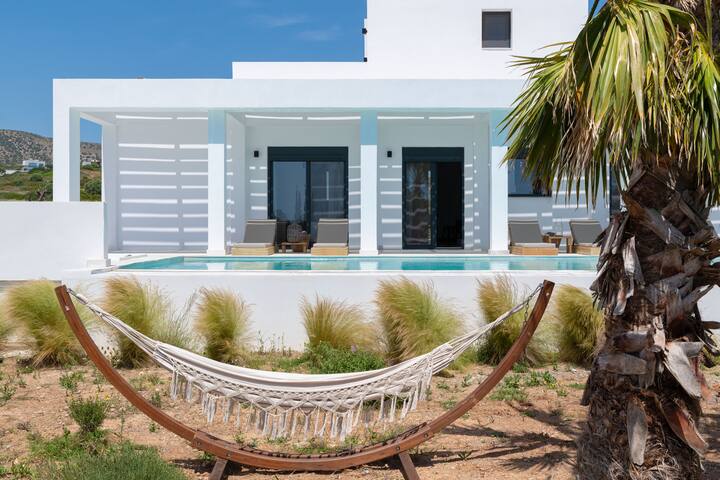 Seastar Villa, Heated Pool gallery image 4