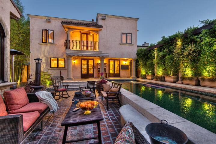 Spacious Tuscan Villa Near Cedars-Sinai