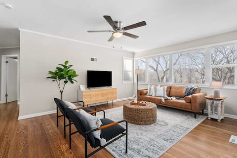 Near Stadiums,Sleeps 10|Mins Away from Downtown KC