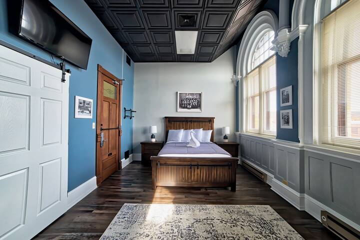 City Hall Grand managed Airbnb listing 2