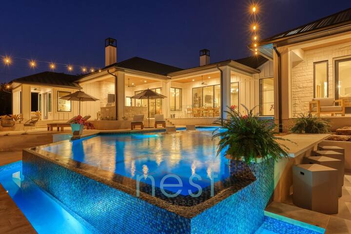 *New* Views | Pool | Hot Tub | Pool Table | Fire Pit | 16 Queen Beds gallery image 2