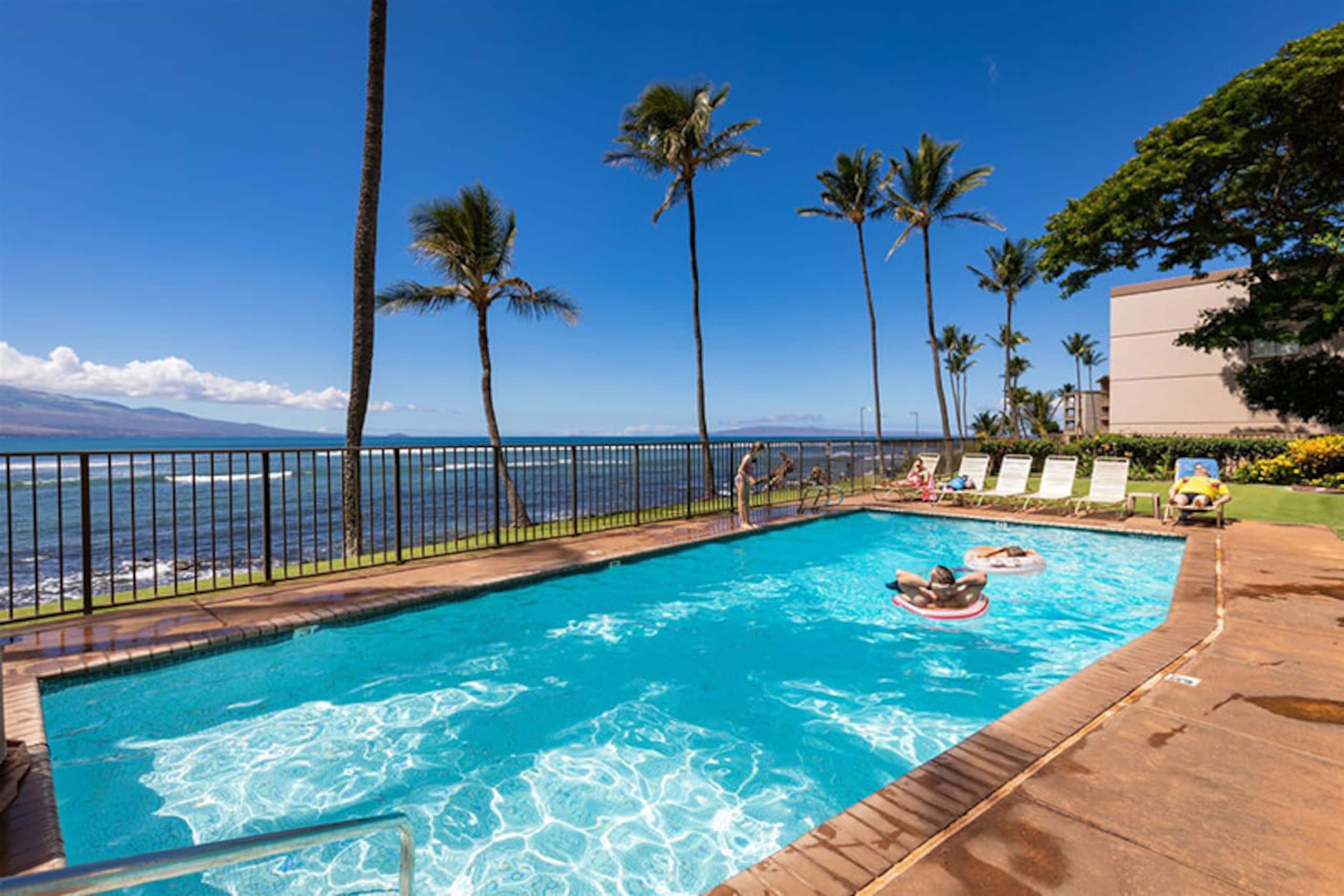 Condo in Wailuku · ★4.57 · 3 bedrooms · 5 beds · 2 baths - Image 40