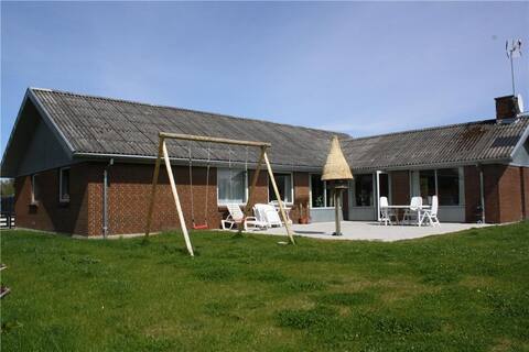 Awesome home in Glesborg with 6 Bedrooms and Sauna