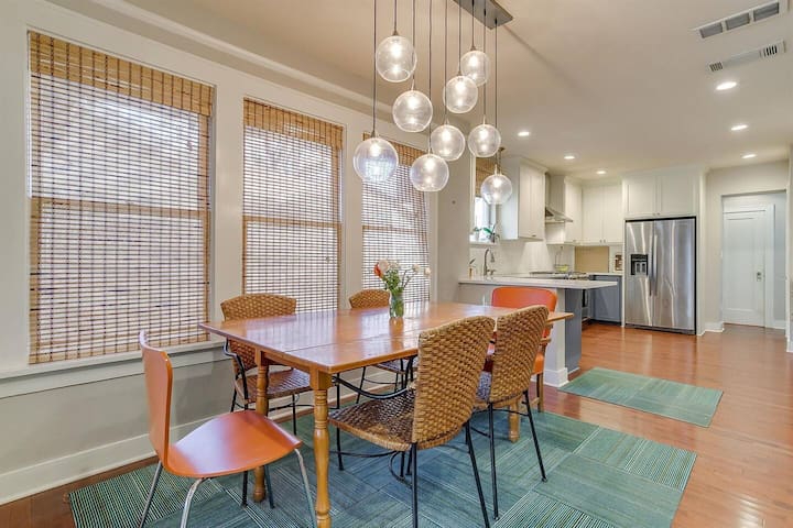 The Mistletoe Heights Stay