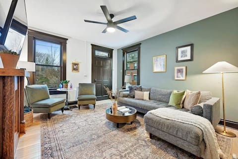 Top Airbnb: Stylish Stay | Walk to German Village + Parking in German Village