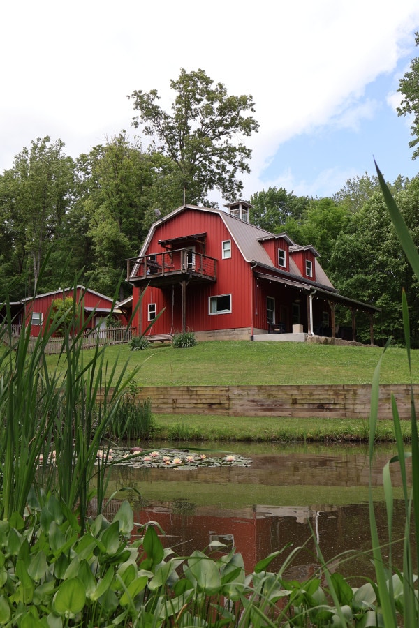 The Barn in Hocking Hills Cabins for Rent in Rockbridge, Ohio, United