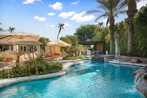 Stunning Desert Villa — 9 bedrooms! Sleeps 20