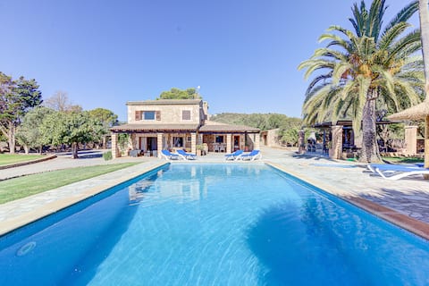 Finca Can Bosco by Rentallorca.