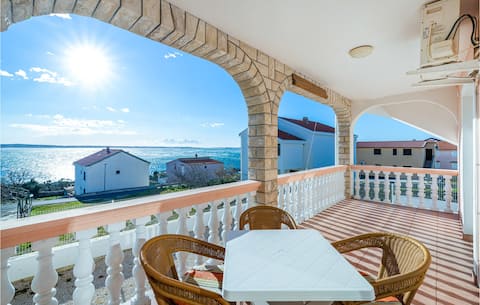 Awesome apartment in Rtina with s and WiFi