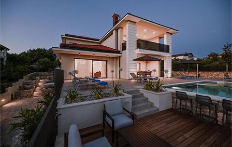 Beautiful home in Malinska with sauna