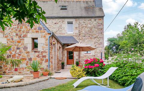 3 bedroom gorgeous home in Le Faouët