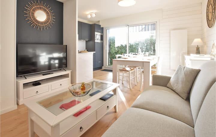 1 Bedroom Stunning Apartment In Cabourg - Cabourg