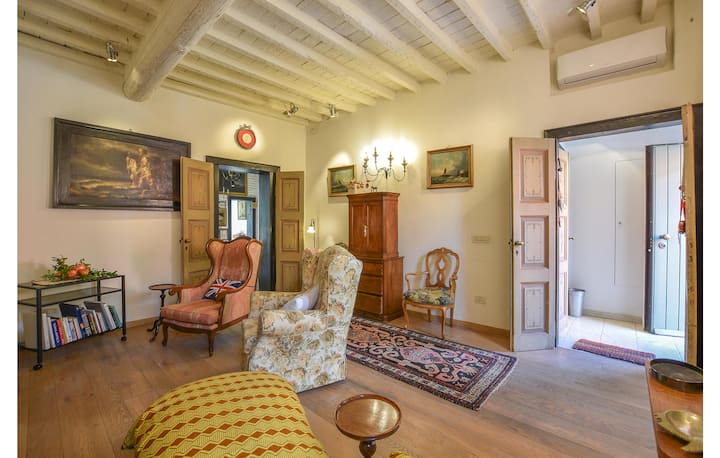 4 bedroom beautiful apartment in Mantova