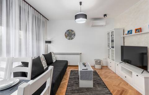 Cozy apartment in Rijeka with WiFi