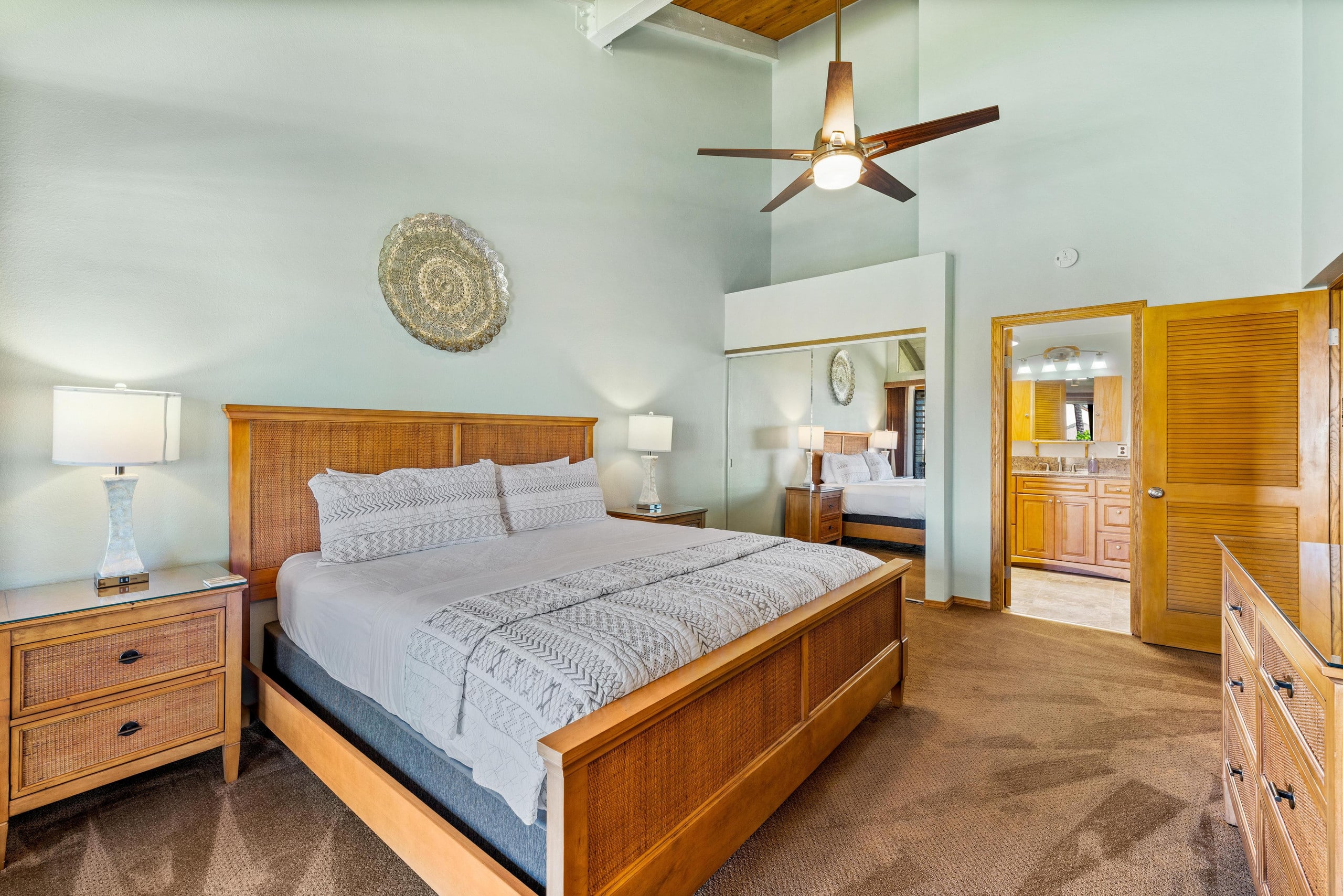 3BR villa w/ pool and golf course views - Photo 14