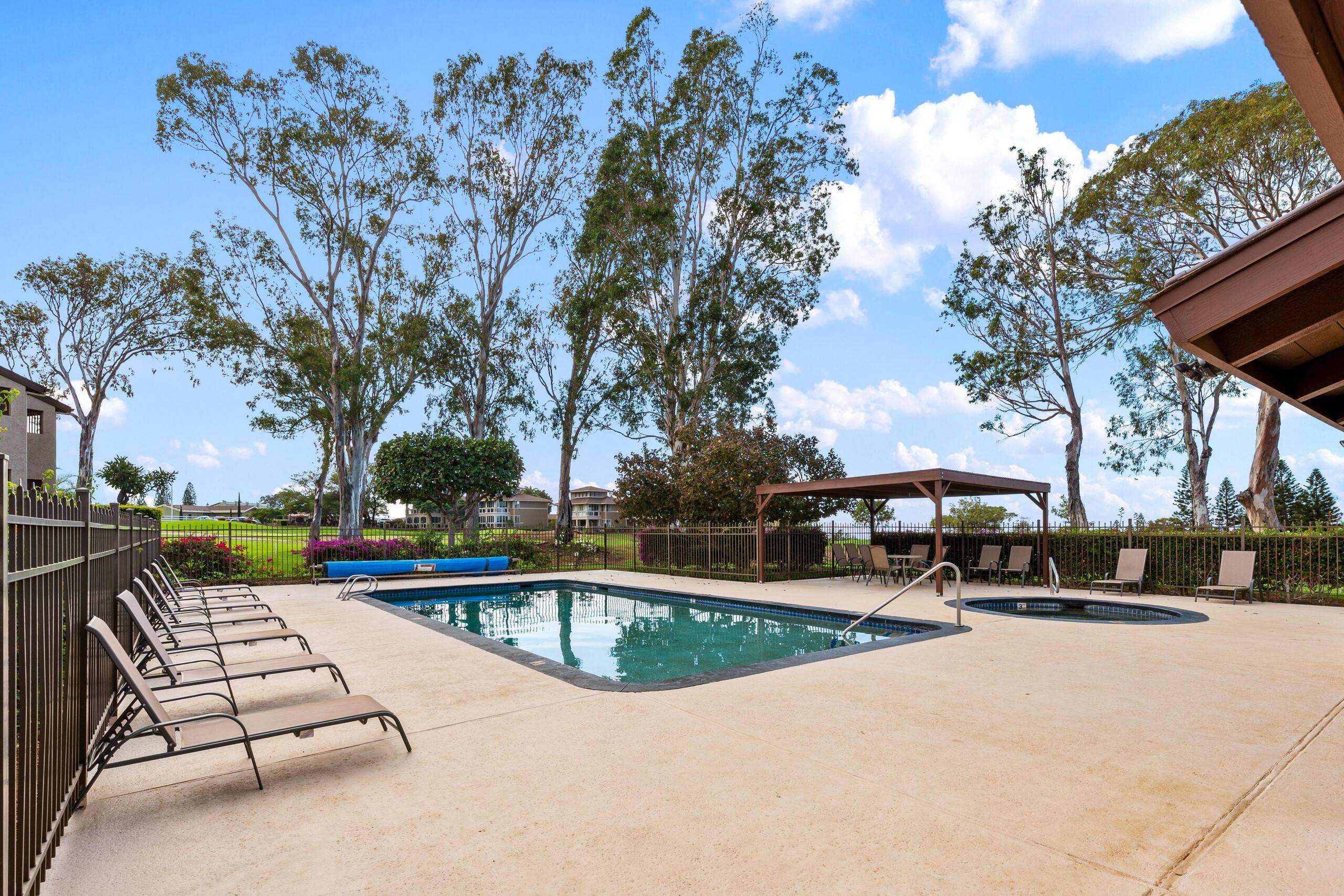 3BR villa w/ pool and golf course views - Photo 41