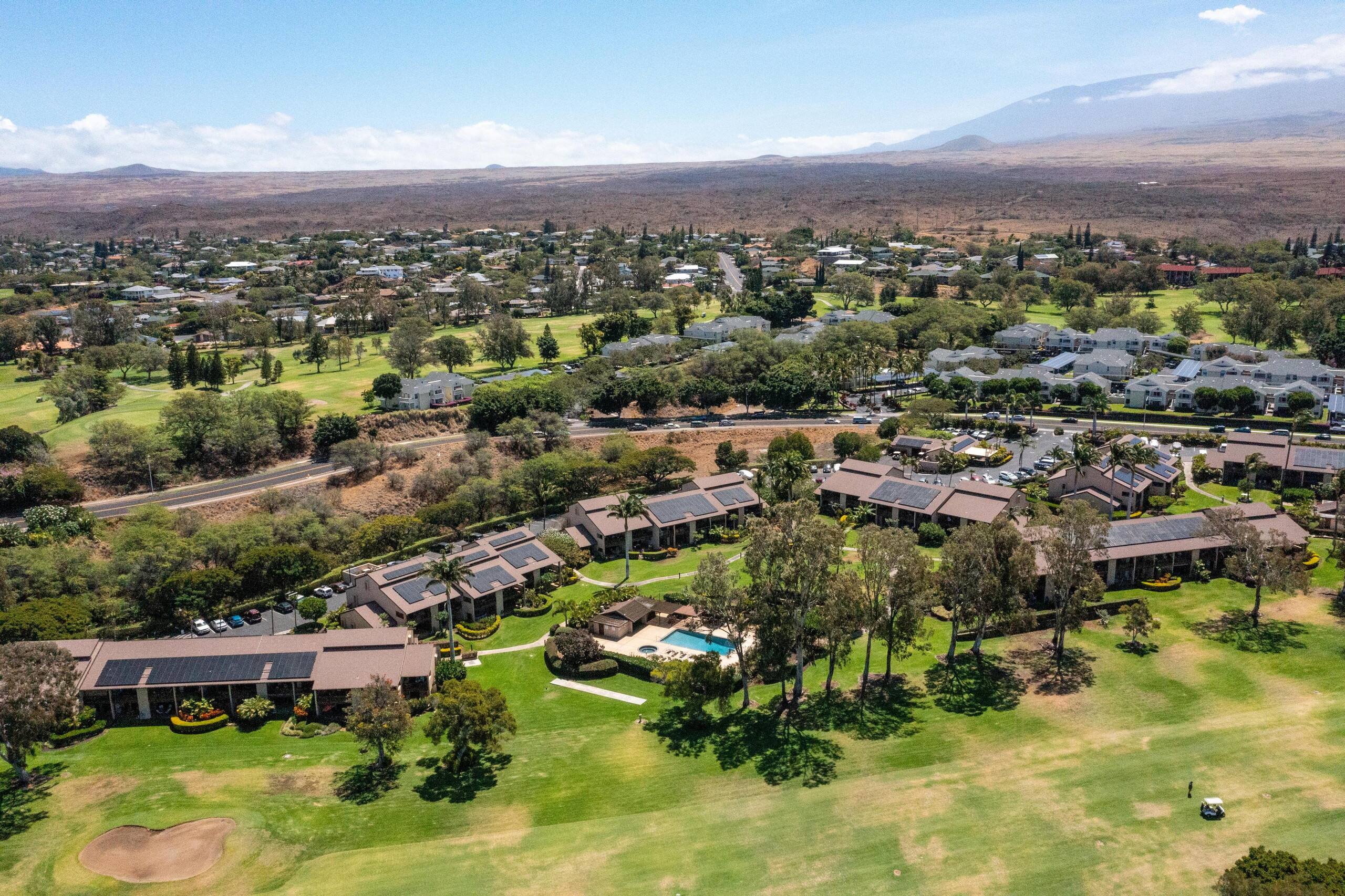 3BR villa w/ pool and golf course views - Photo 47
