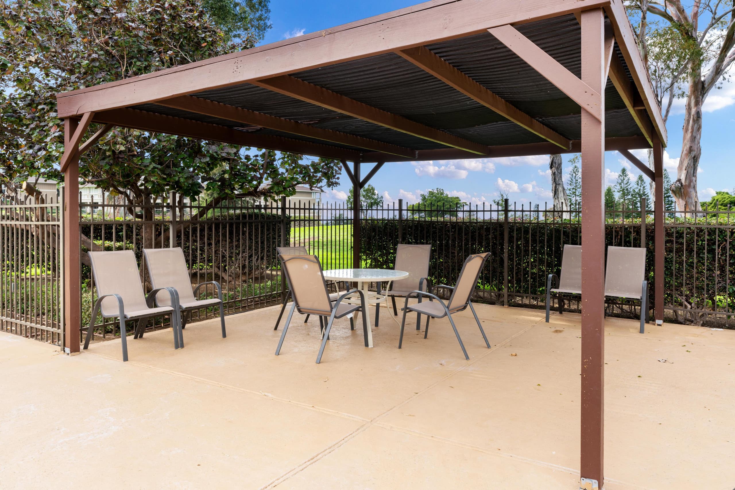 3BR villa w/ pool and golf course views - Photo 42