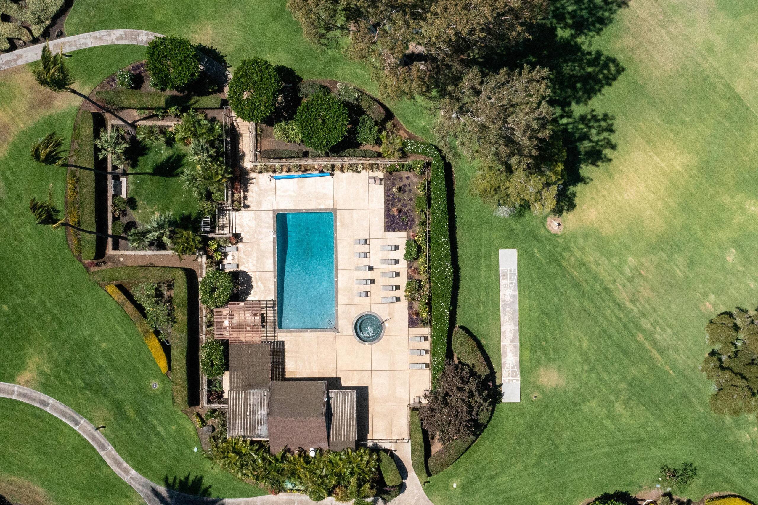 3BR villa w/ pool and golf course views - Photo 48