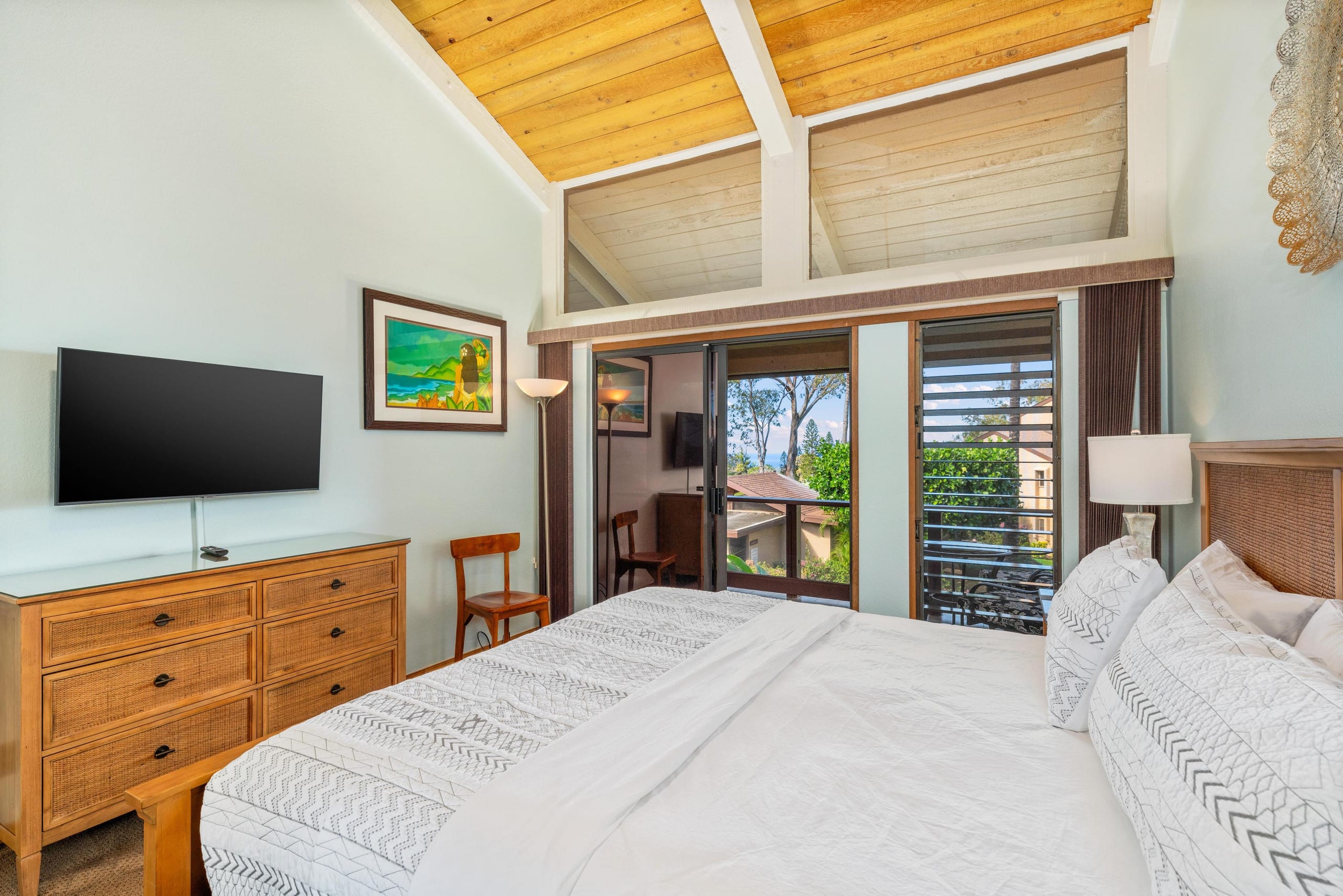 3BR villa w/ pool and golf course views - Photo 15