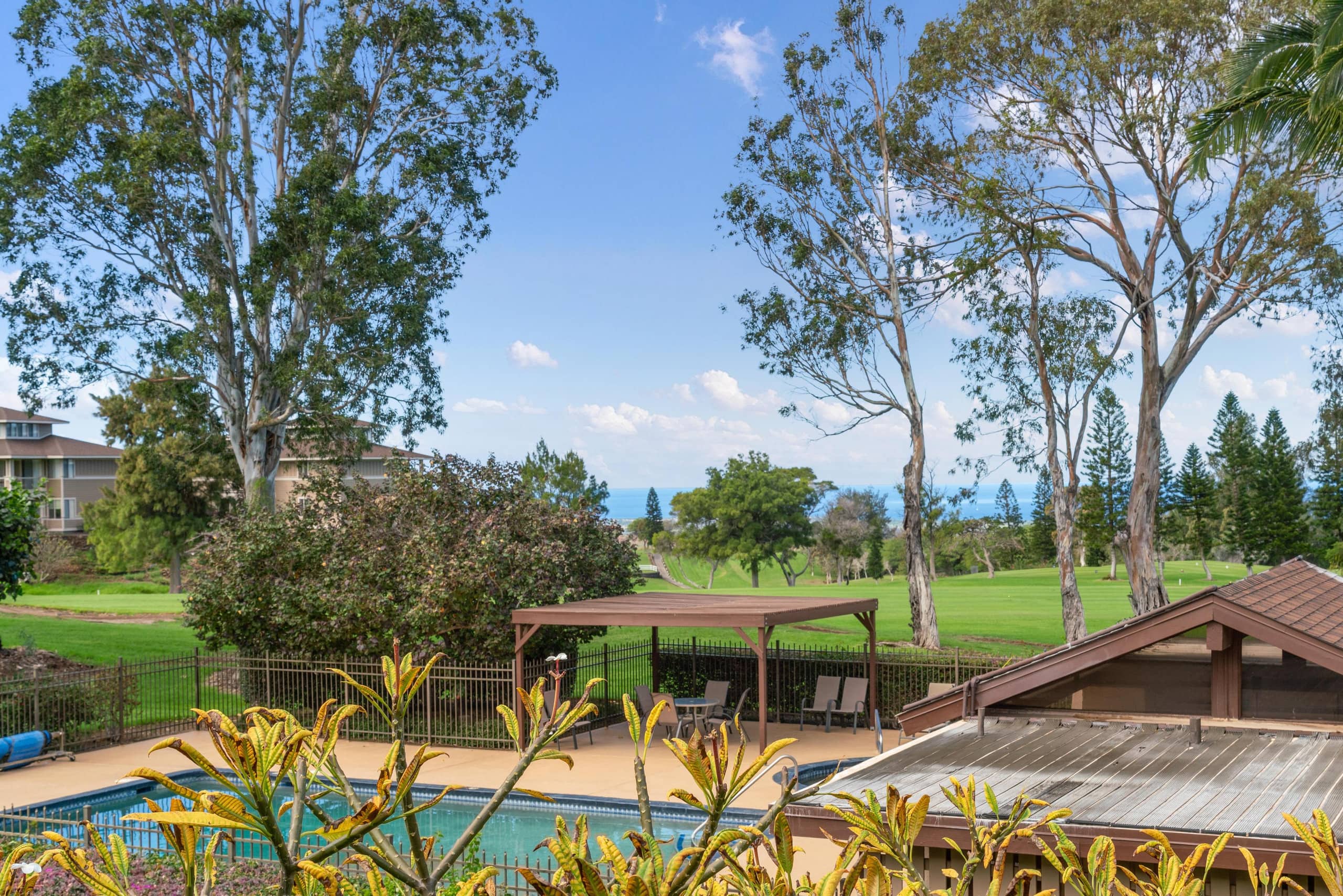 3BR villa w/ pool and golf course views - Photo 33