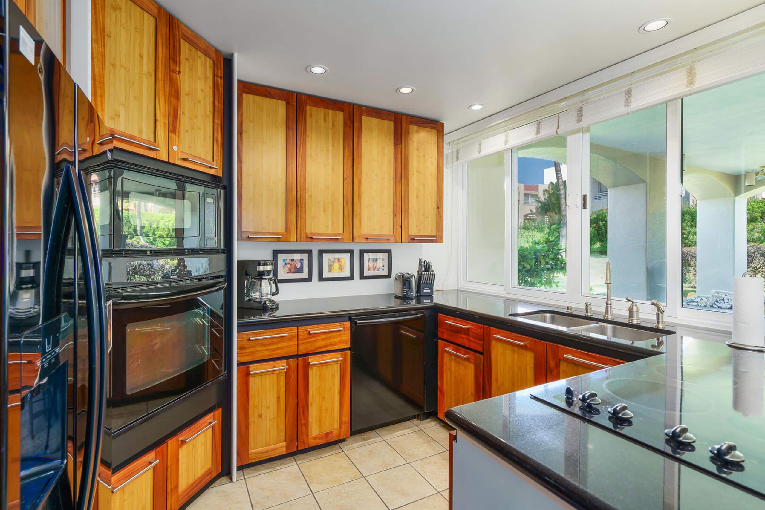 Condo in Kihei · ★5.0 · 1 bedroom · 2 beds · 2 baths - Image 7