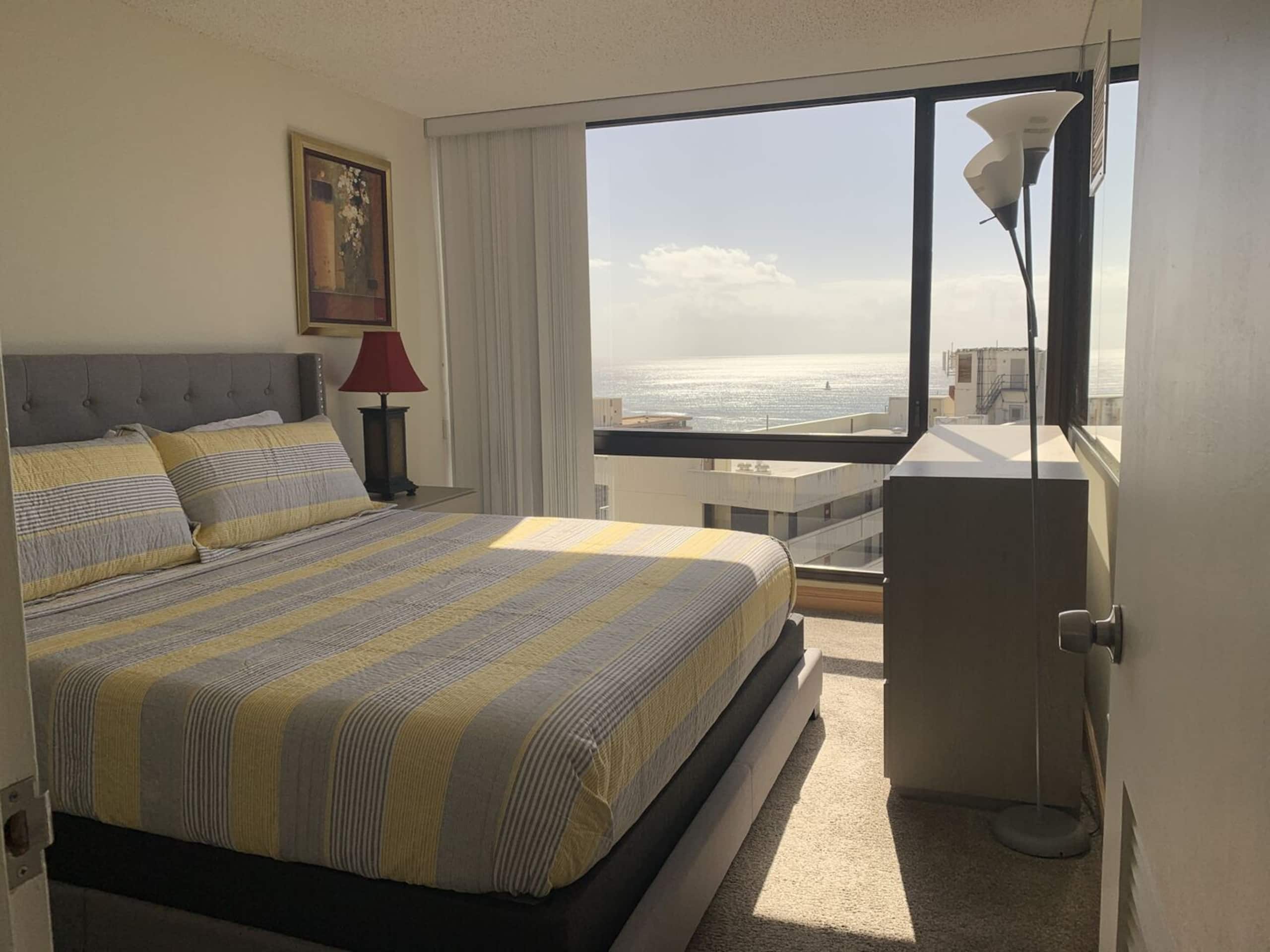 Condo in Honolulu · ★4.87 · 1 bedroom · 1 bed · 1 private bath - Image 6