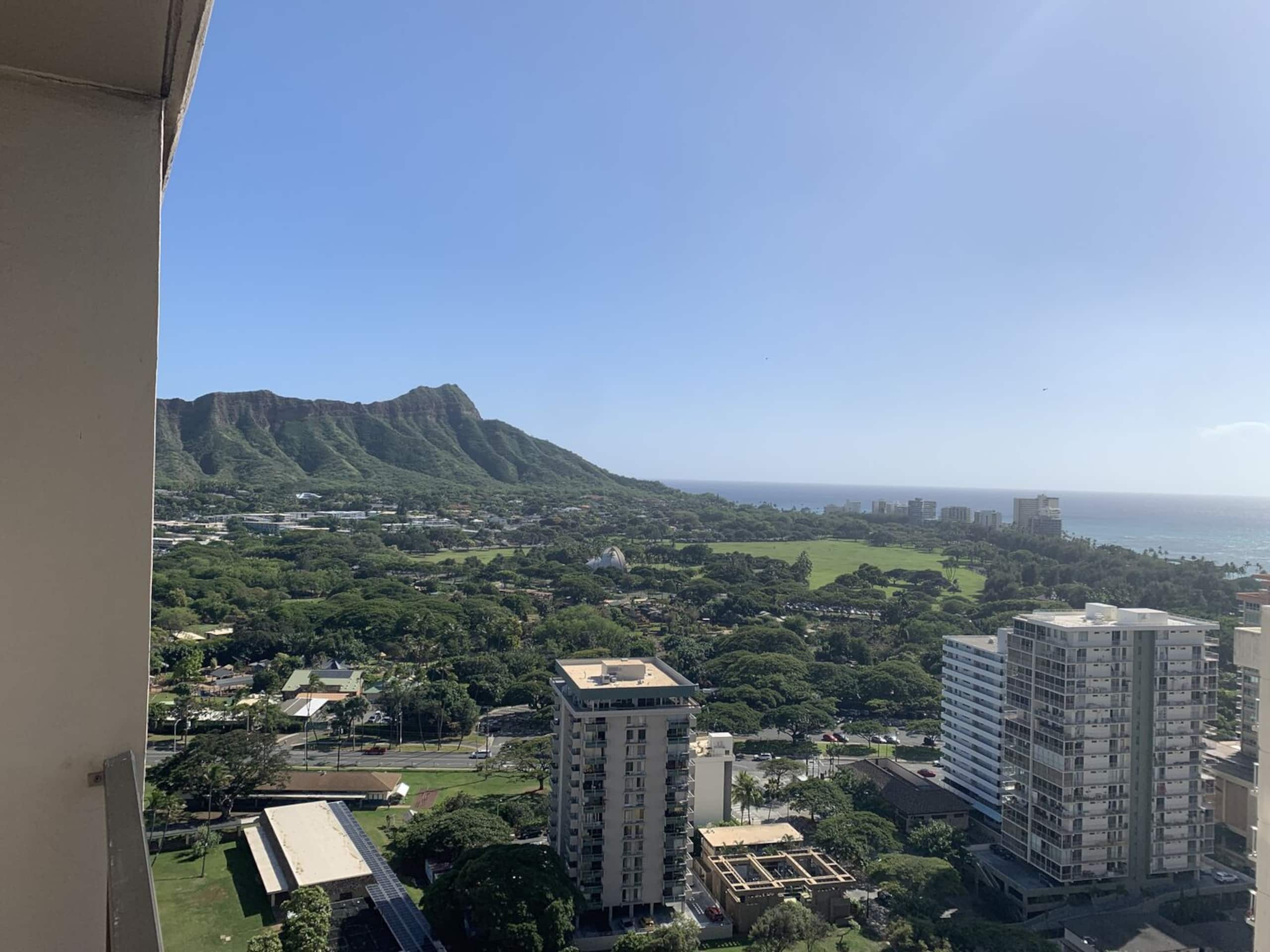 Condo in Honolulu · ★4.87 · 1 bedroom · 1 bed · 1 private bath - Image 1